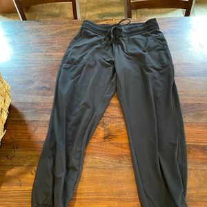 Athleta joggers size 4